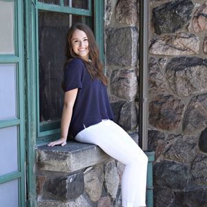 Meet your Posher, Emily